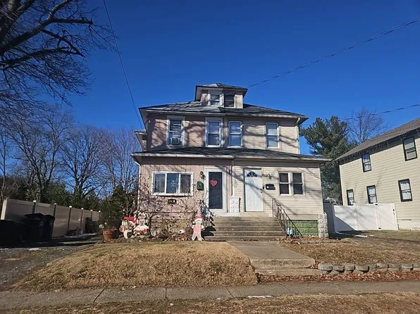 25 New Albany Rd, Moorestown, NJ 08057