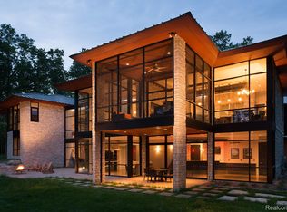 6956 Cooley Lake Rd, White Lake, MI 48383