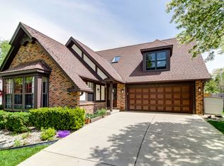 1S723 Carrol Gate Rd, Wheaton, IL 60189