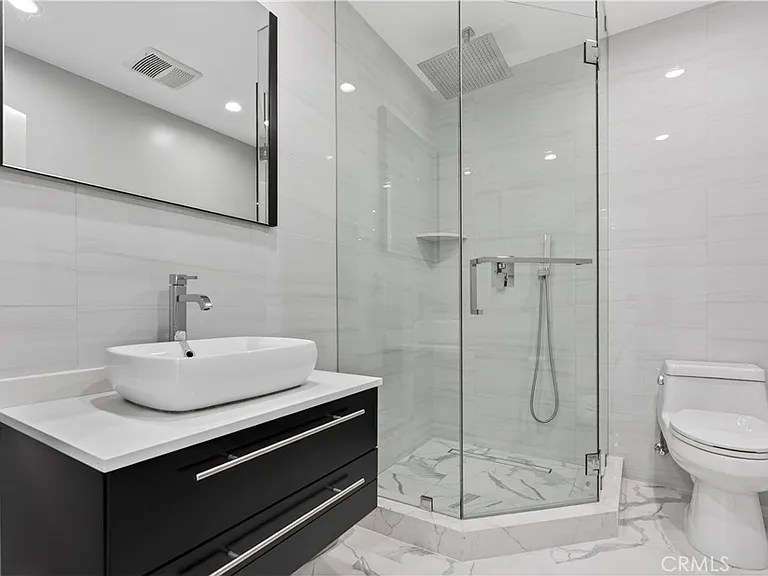 10510 Helendale Ave — Photo 36