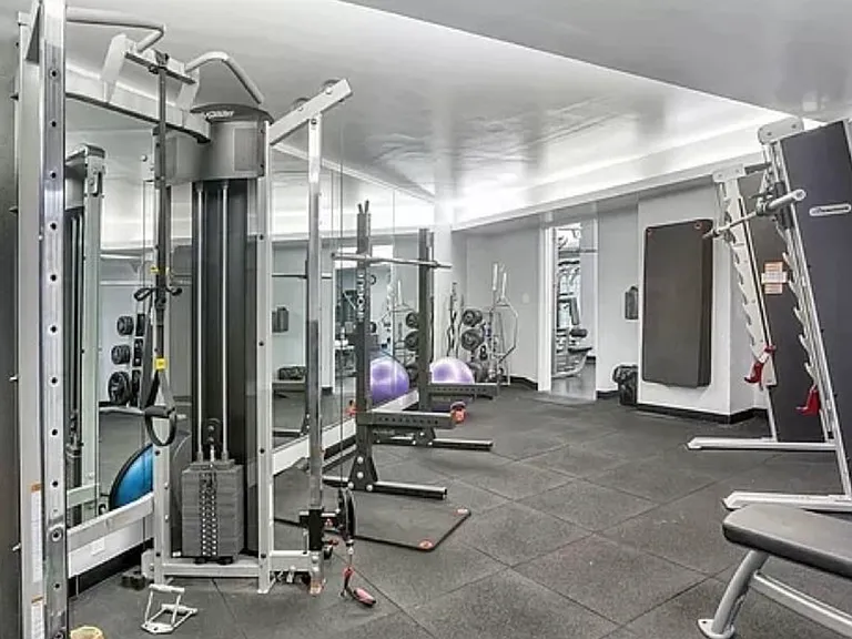 1 Irving Pl #U18C — Photo 3