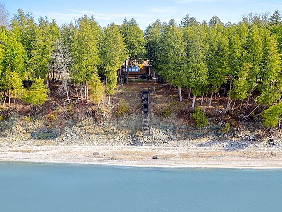 3rd image of 2441 White Star Rd