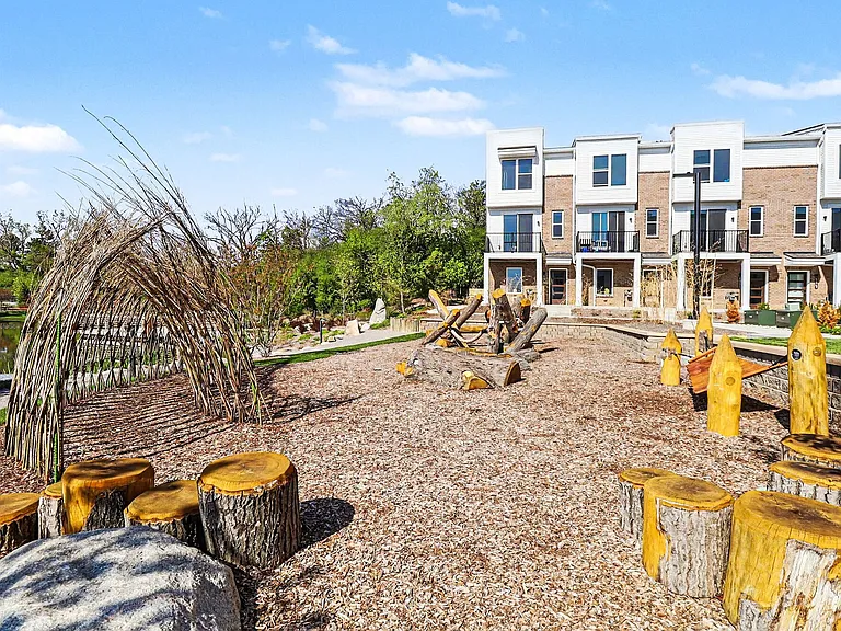 The Residences at Sakura Novi — Photo 42
