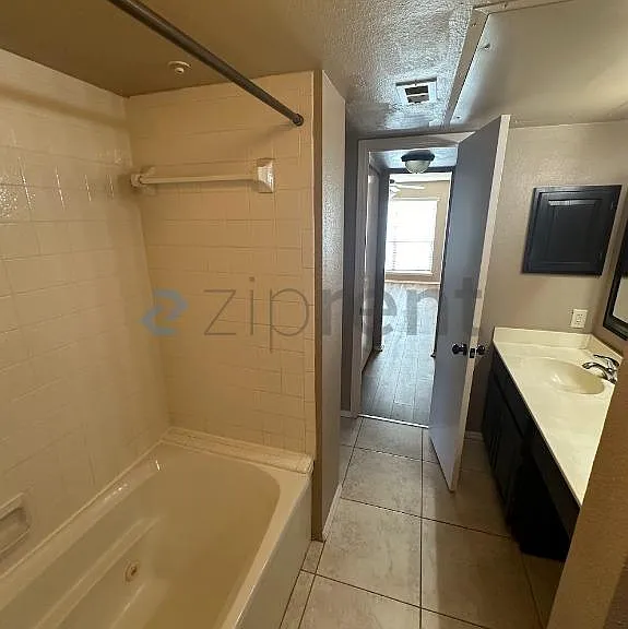 Master shared bath