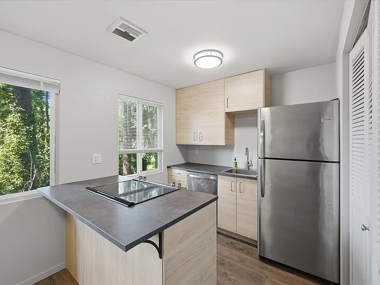 5023-5033 SW Pasadena St #5027 — Photo 3