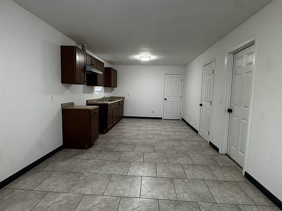 3rd image of 628 Hodges St