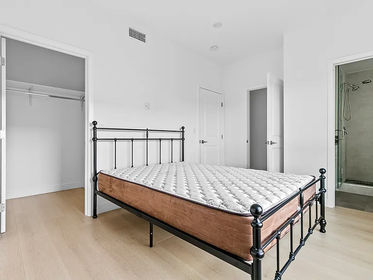 360 Burchett St #6 — Photo 26