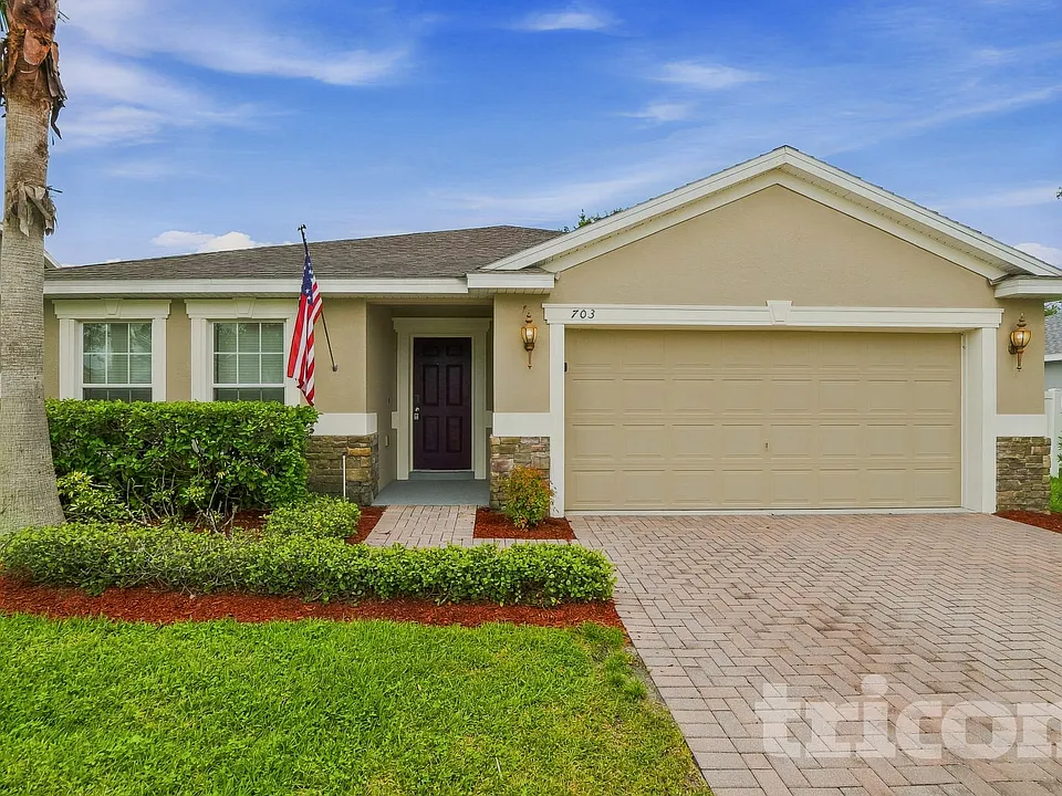 703 Bainbridge Loop