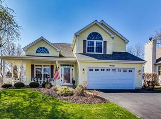 39W335 Weaver Ln, Geneva, IL 60134