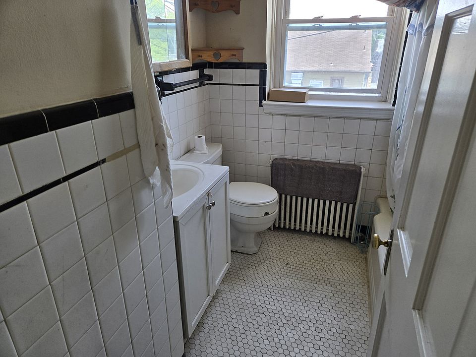1st image of 2917 Chesley Ave #2