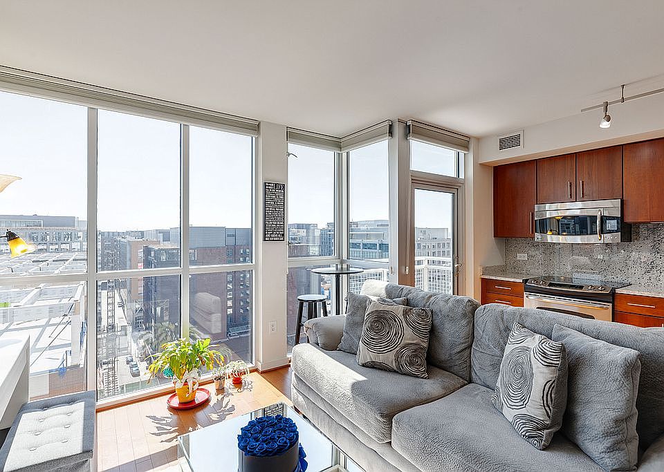 Penthouse Studio