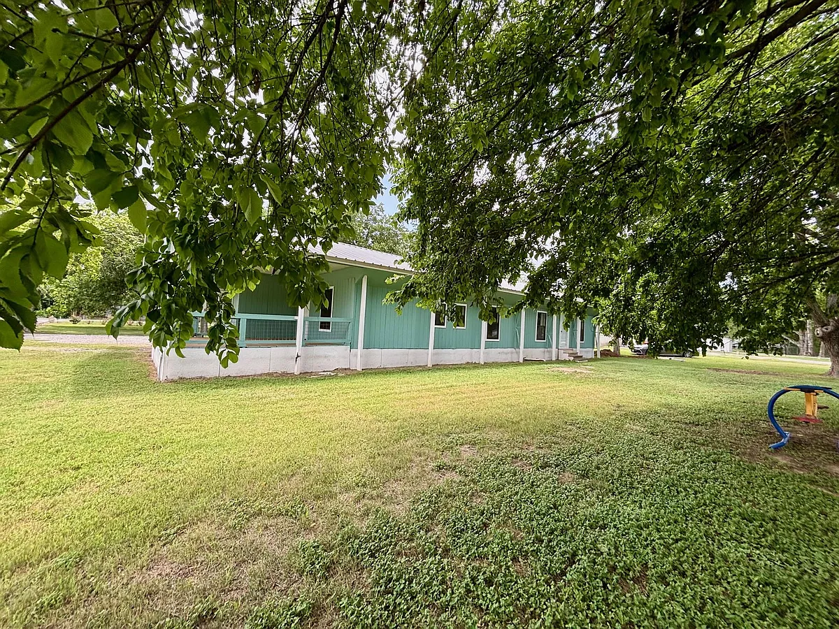 Building Photo - 18602 River Timber Dr #2