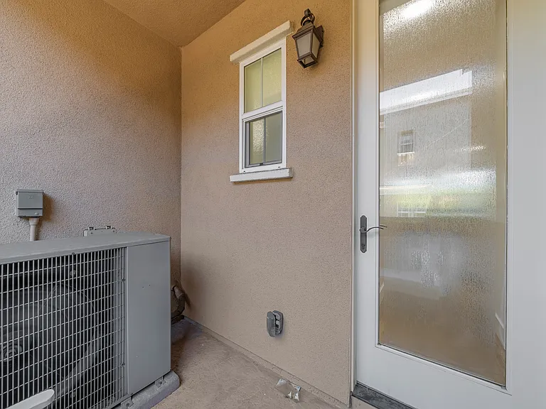 1469 W San Carlos St — Photo 39