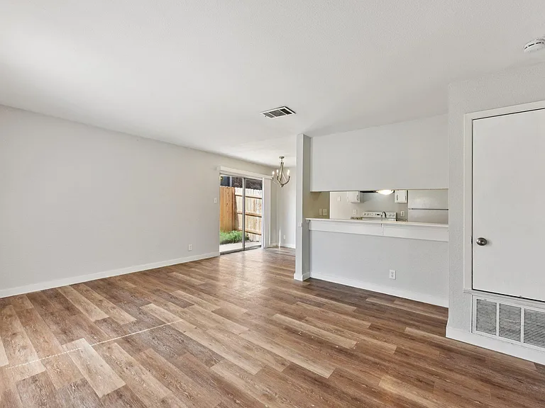 1210 Southport Dr #A — Photo 6