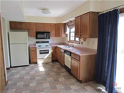 4th image of 11141 Baycreek Dr