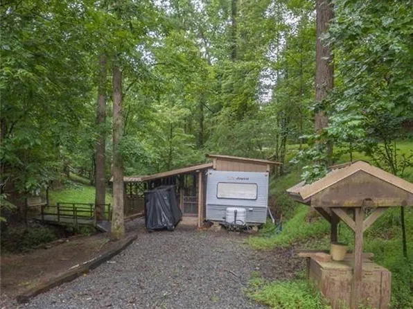 105 2nd St, Ellijay, GA 30540