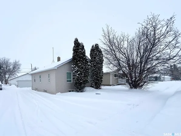 412 2nd Street E, Wilkie, SK S0K 4W0