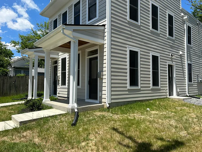 115 W 14th St #B — Photo 2