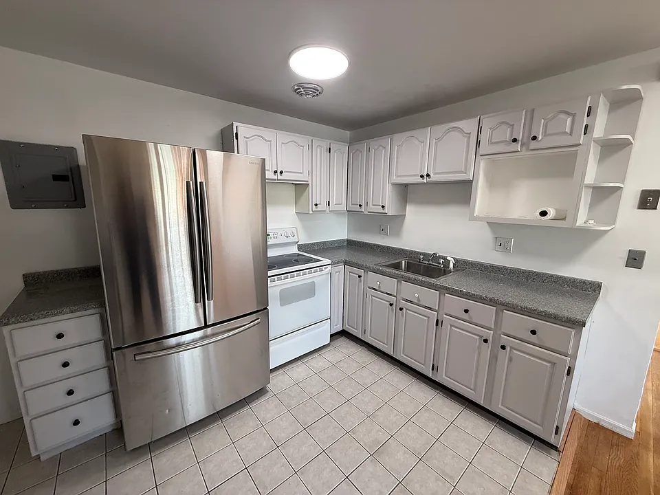 38 Carey Ave #6