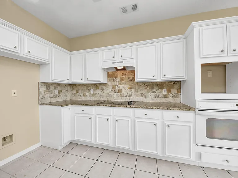 323 N Esplanade Ln — Photo 17