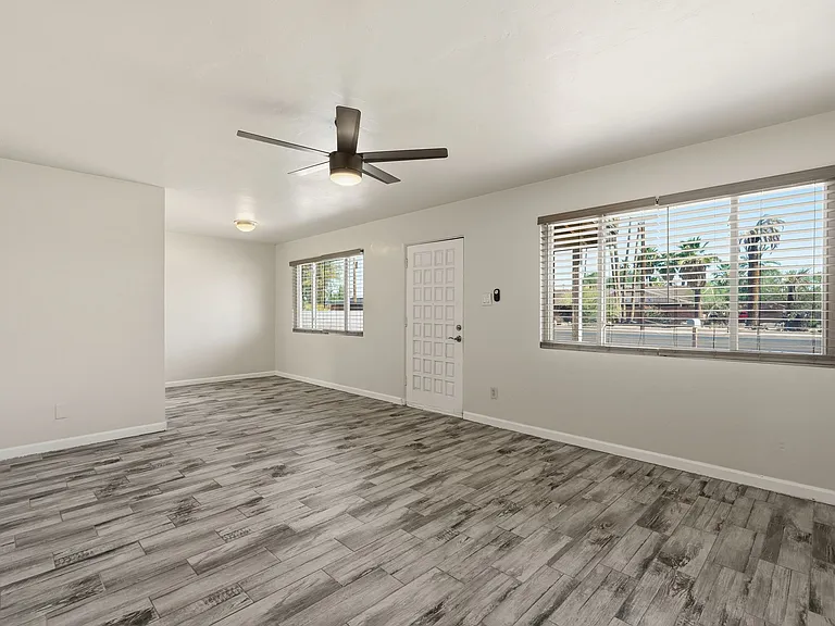 209 E McMurray Blvd — Photo 6
