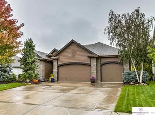 6325 N 165th St, Omaha, NE 68116