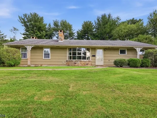 7 Essex Rd, Washington Twp., NJ 07882