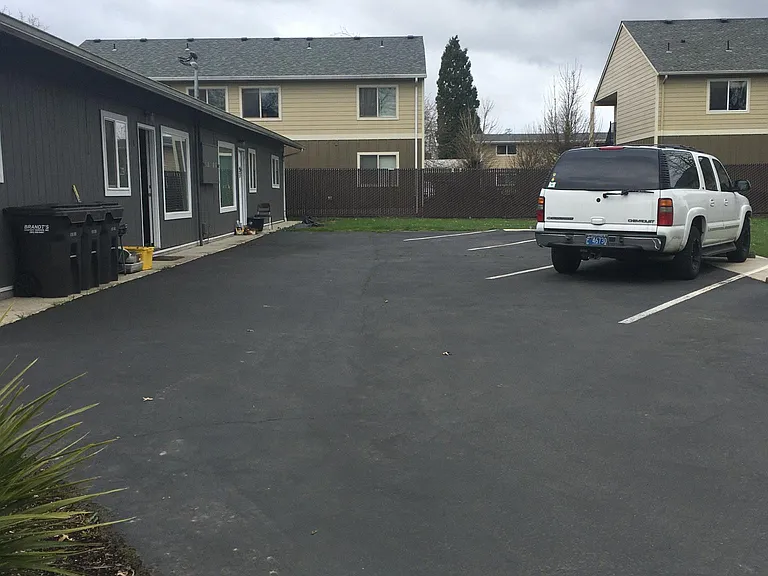 356 Stadium Dr N #4 — Photo 1
