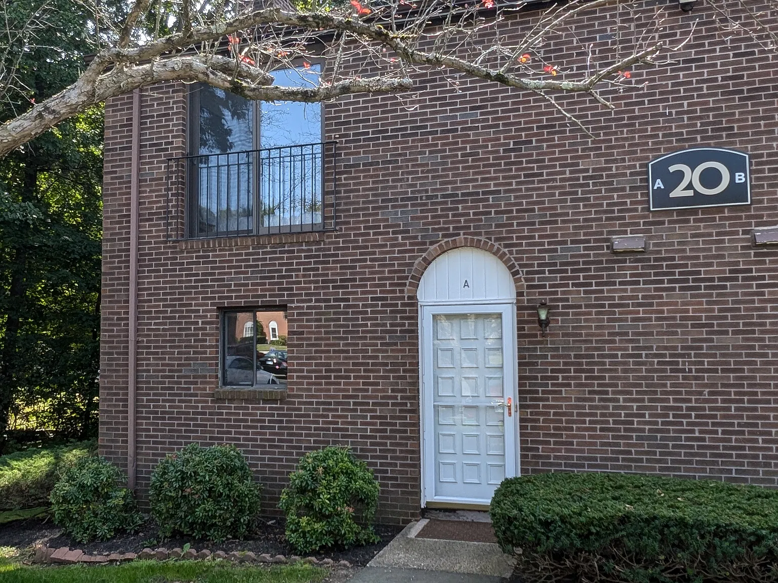 3 bed, 1.5 bath, 1200 sqft, $2,350 — Photo 4
