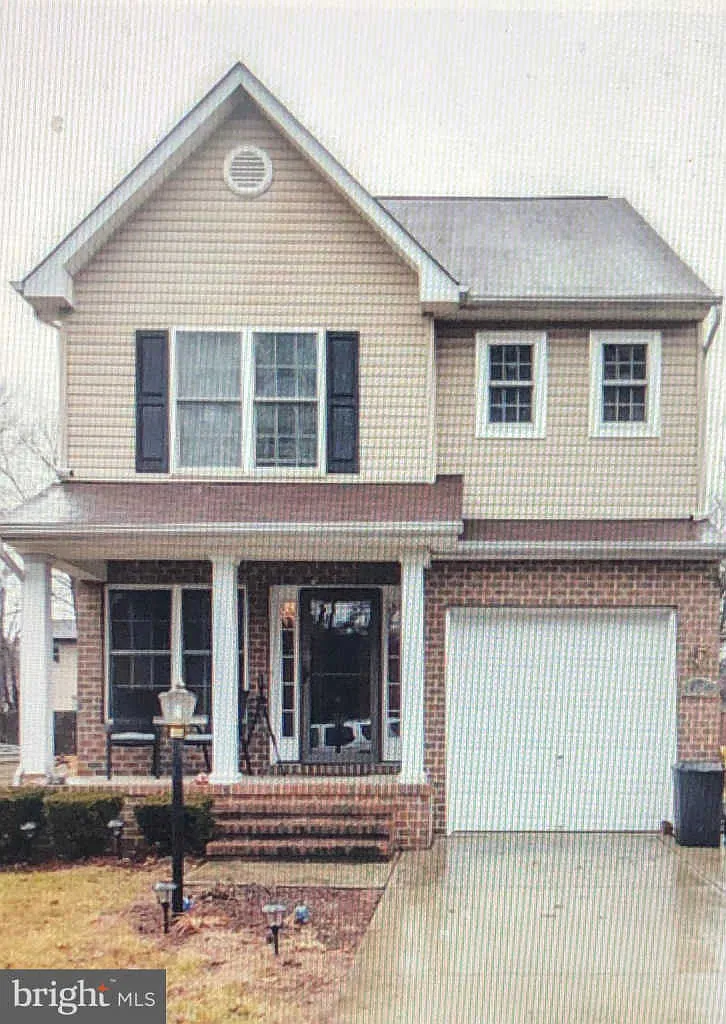 304 Broad Ave photo 1