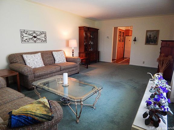 4th image of 1469 Meadowlane Dr SE