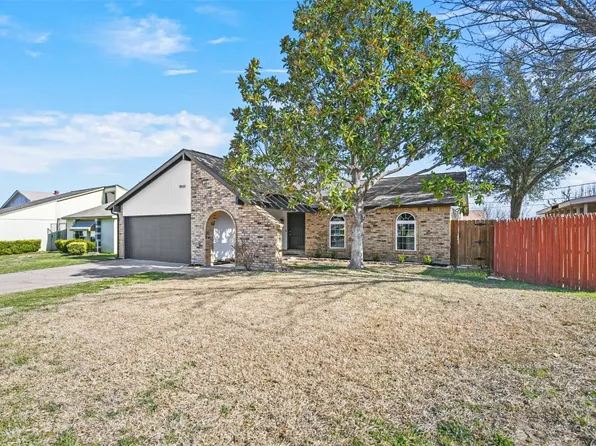 7033 Woodway Dr, Fort Worth, TX 76133
