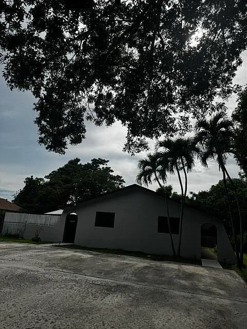 2 bed, 1.0 bath, 1620 sqft, $1,900 — Photo 2