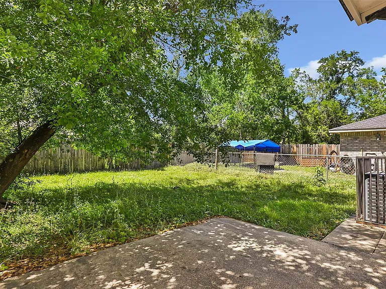 10445 Wicklowe St #1 — Photo 7