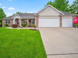 4 Canter Ct, Saint Peters, MO 63376