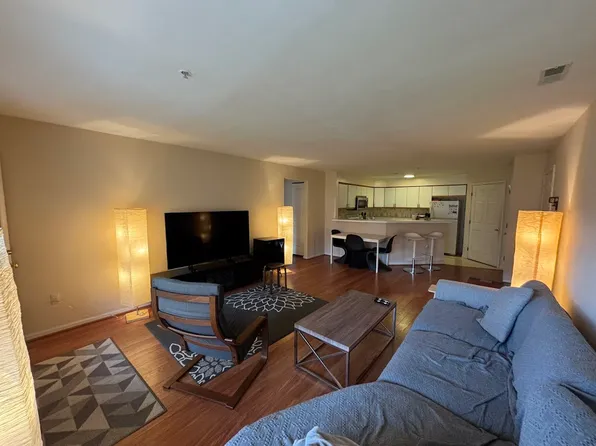 1391 Millbrook Trl, Ann Arbor, MI 48108