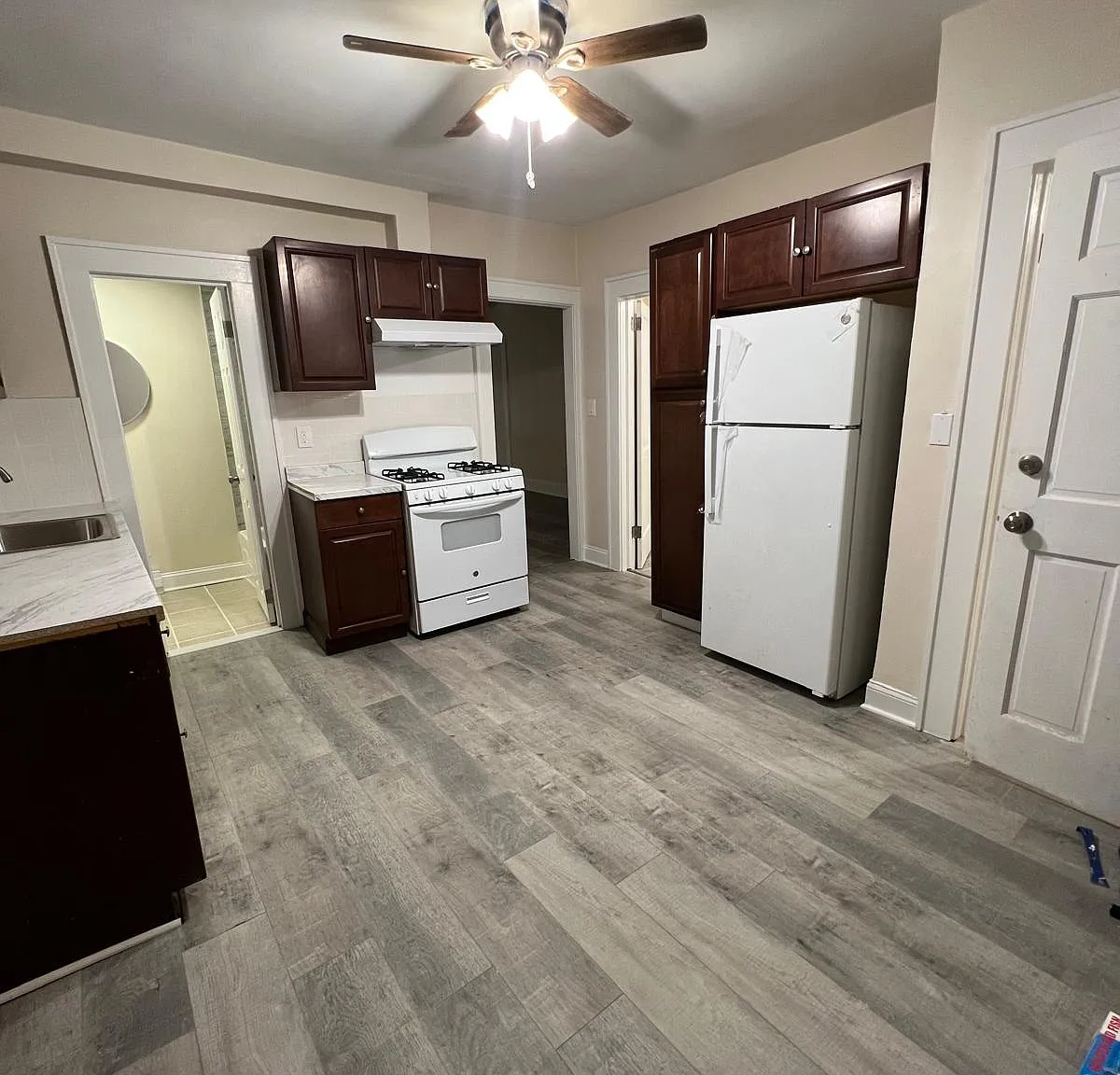 3 bed, $2,700 — Photo 3