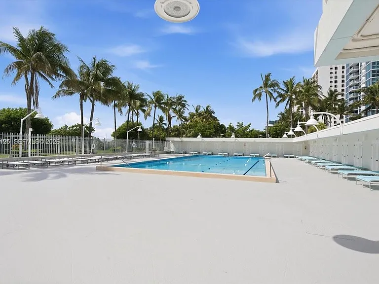 2899 Collins Ave #1022 — Photo 23