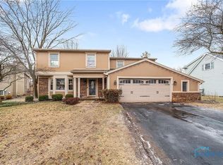 5959 Marshwood Dr, Sylvania, OH 43560