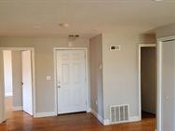 5th image of 185 Bussey St
