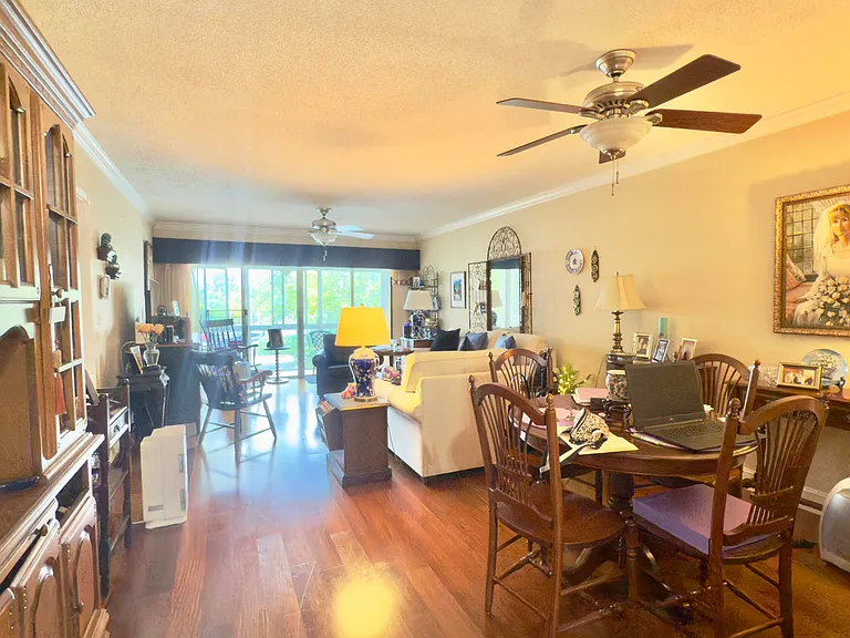 1200 SW 12th St #305 — Photo 29