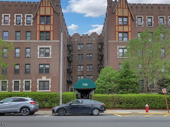2nd image of 755 Anderson Ave