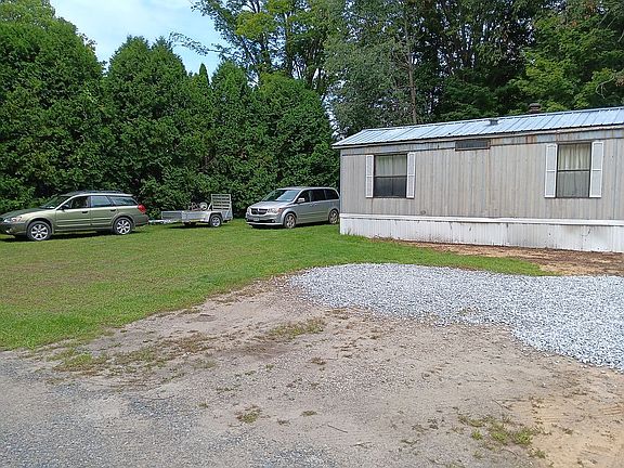 3rd image of 9 Sarro Ln