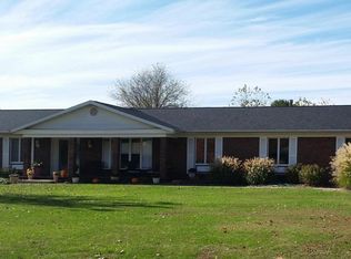 117 Hawthorn Est, Salem, IL 62881