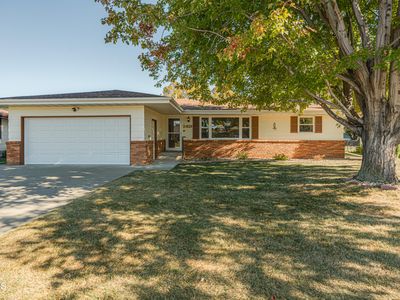 2419 N 6th St, Bismarck, ND, 58503