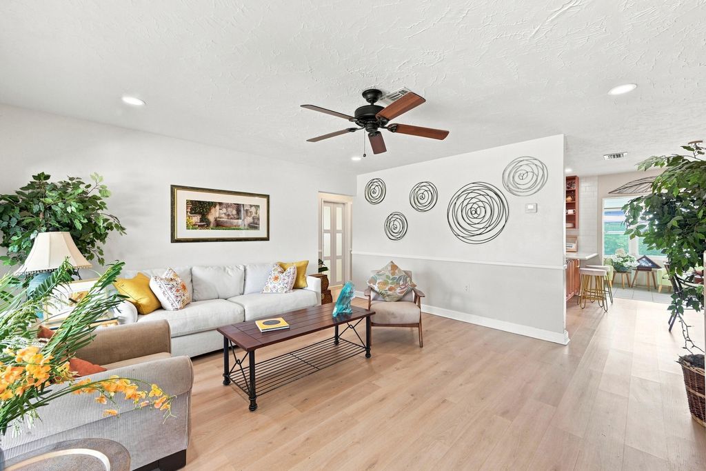 510 SE 4TH Court, photo 3