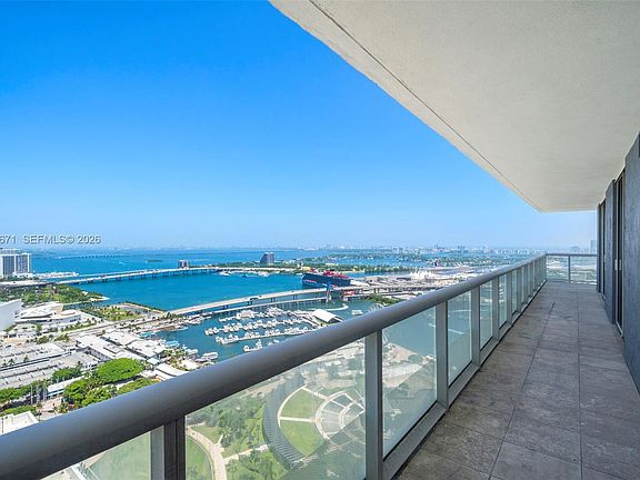 4th image of 50 Biscayne Blvd APT 4402