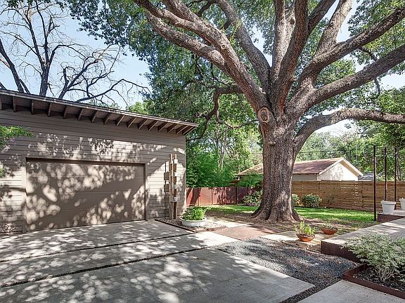 garage, backyard, live oak