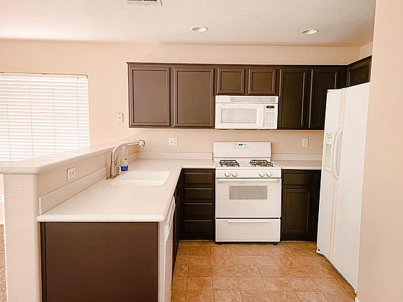 3rd image of 972 Coronado Peak Ave