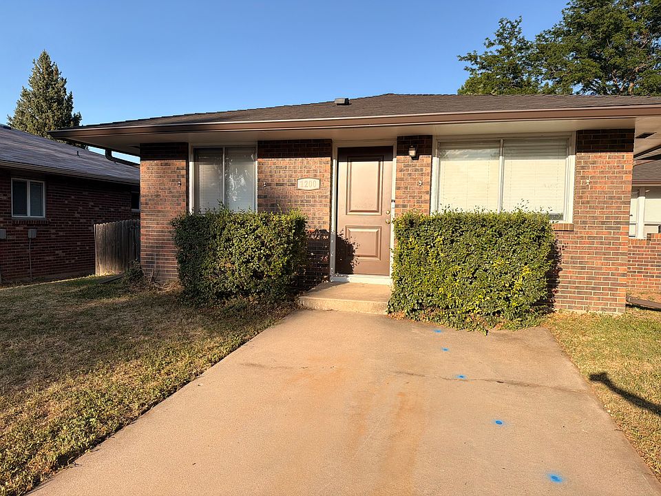 1st image of 1200 Cypress Dr #1200